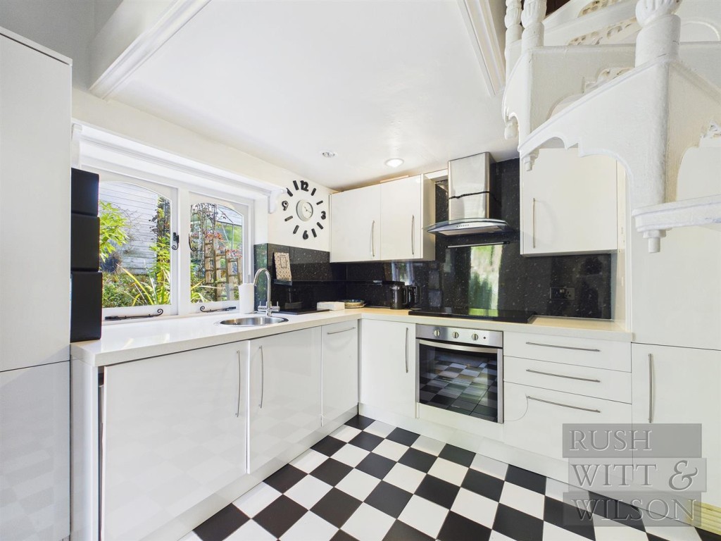 Lot: 123 - SEMI-DETACHED COTTAGE FOR REFURBISHMENT WITH FAR REACHING VIEWS - Kitchen